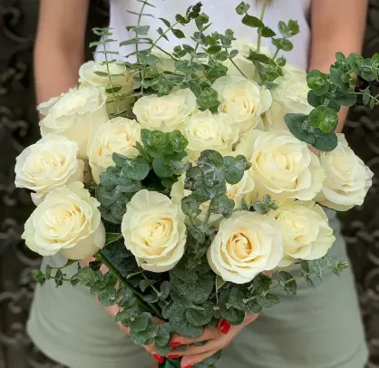 Buchet din 25 de Trandafiri Snow White